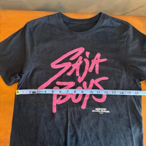 Saja Boys K-Pop Demon Hunters Graphic T-Shirt Black Preloved thumbnail 5