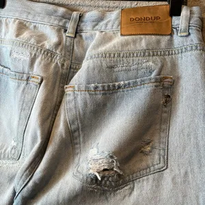 Dondup Distressed Mila Carrot Fit Jeans Light Wash Size 30‎ X 28” thumbnail 5