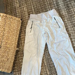 Orvis Tencel/Cotton Grey Cargo Capri Pant Size 4 thumbnail 3