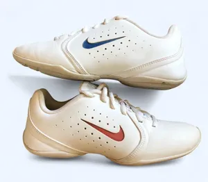 Nike Juniors Sideline White Lace Up Low Top Training Shoes Size 6 thumbnail 1