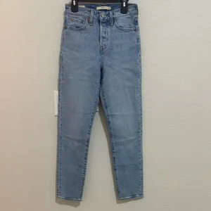 Levi's Wedgie Straight Leg 23 Jeans High Rise Premium Stretch Denim Light Wash thumbnail 3