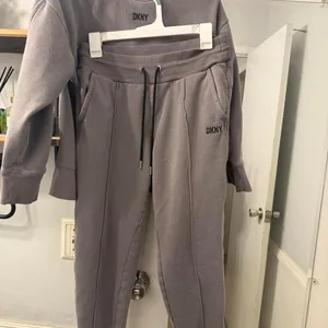 Dkny Women's Grey and Purple Sweatshirt thumbnail 2