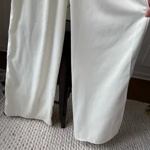 NWT PrettyLittleThing Ivory Satin High Neck Jumpsuit 6 thumbnail 7