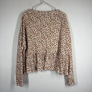 Pink Lily Leopard Waffle Knit Top Size Medium thumbnail 2
