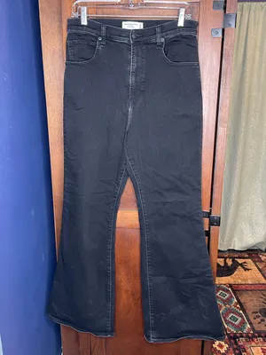 Abercrombie Curve Love Flare Jeans Ultra High Rise Black Wash Grunge Size 31 12 thumbnail 2