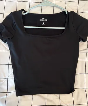 Hollister square neck  thumbnail 1