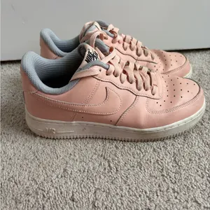 Women’s Nike Air Force 1 Blush Pink Sneakers Size: 8 thumbnail 3