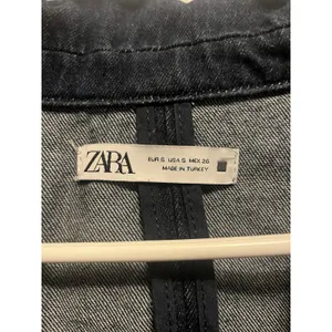Women's Zara Crop Top Denim Jacket. Small Perfect for fall to dress up or down thumbnail 2