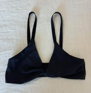 Gymshark Twist Front Bra thumbnail 1