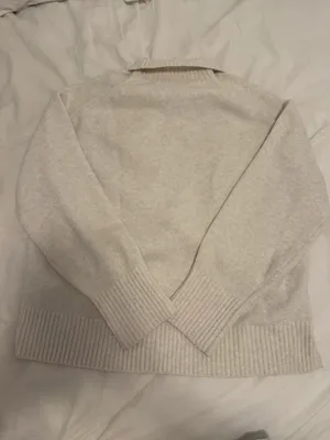UNIQLO Cream Turtleneck Sweater thumbnail 2