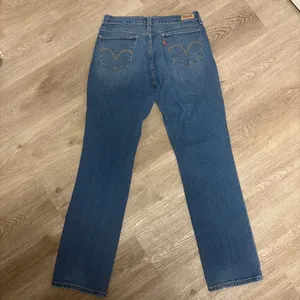 Levi’s 505 Straight Leg Jeans thumbnail 5