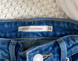 High Waisted Jeans Size 2 thumbnail 3