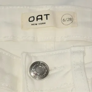 Oat New York Women’s Size 6 28 White Wide Leg High Rise Cropped Denim Jeans thumbnail 4