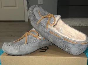 UGG Dakota Moccasins thumbnail 1