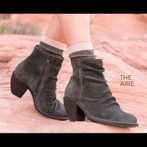 Born Aire boots‎ brown leather heeled boots size 7 thumbnail 2