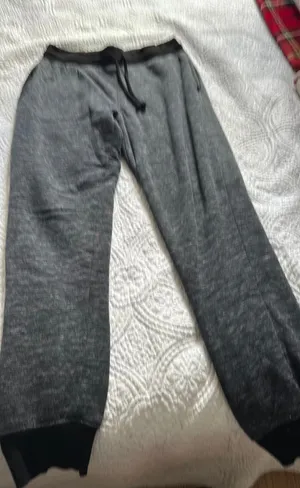 Dark gray fuzzy sweatpants Size M thumbnail 1