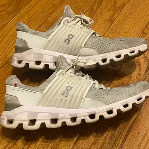 On Running Cloudswift Women’s Size 11 Glacier/White 41.99579‎ Road Running thumbnail 1