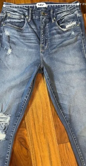 Good American Good Legs Crop Skinny Jeans thumbnail 8