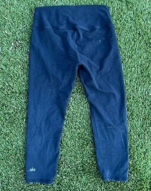 Alo Yoga Capri Leggings thumbnail 1