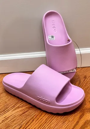 Guaranteed Authentic adidas Adilette Lumia Slides in Bliss Lilac Women:10 Men:9 thumbnail 1