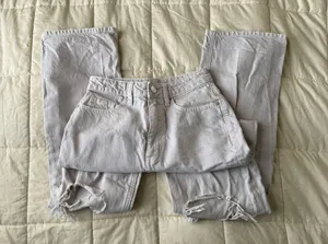 Highwaisted Jeans thumbnail 1