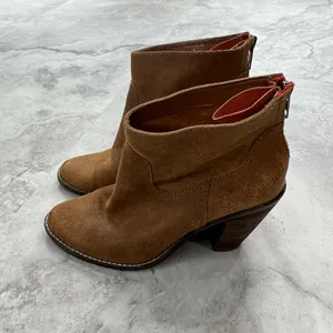 DV by Dolce Vita Womens Heel Pointed Toe Booties Size 6 Camel‎ Brown Suede thumbnail 5