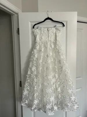 New Showpo RHEIVA Strapless 3D Embroidery Midi White Dress Size Large MSRP $149 thumbnail 9
