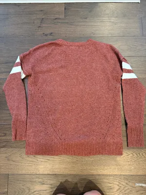 Pink Rose Rust Crewneck Sweater with White Sleeve Stripes Size Medium - P27 thumbnail 6