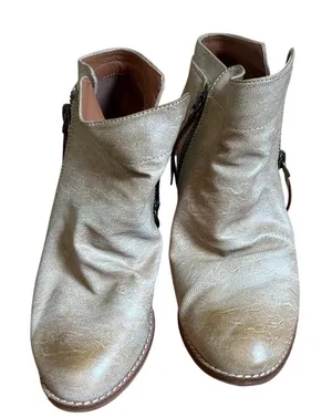 Womens Distressed Beige Leather Slouchy Ankle Boots Dual Zip‎ Stacked Heel 6.5 thumbnail 1
