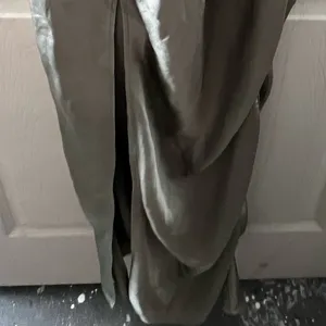 Missguided Satin Slip Dress High Side Slit Size 6 Olive/Kiwi Green thumbnail 3