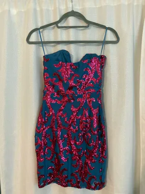 Lovely Day Sequins Dress thumbnail 2
