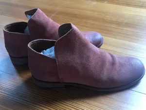 Frye Shootie ankle boots. They are like a pinkish/mauve color. thumbnail 3
