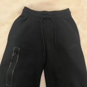 Nike Sportswear Tech Fleece Joggers thumbnail 2