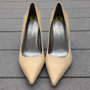 Vince Camuto Marc Fisher Light Yellow Pumps | Marc Fisher Pointed Toe Heels thumbnail 2