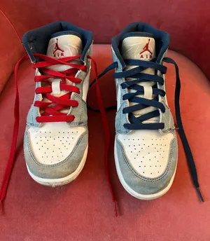 Nike Air Jordan Mid Women’s 5.5 thumbnail 1