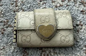GUCCI Heart Leather Embossed 6 Key Holder Guccissima Beige Gold thumbnail 1