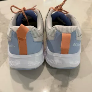 Columbia Vertisol Trail Hiking Shoes Womens 11 Silver Grey Apricot Fizz Gorpcore thumbnail 4