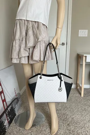 Michael Kors Purse thumbnail 7