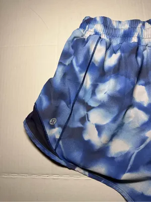 Lululemon Hotty Hot Shorts 4" Tall thumbnail 5