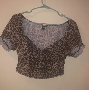 Cheetah Print Croptop thumbnail 1