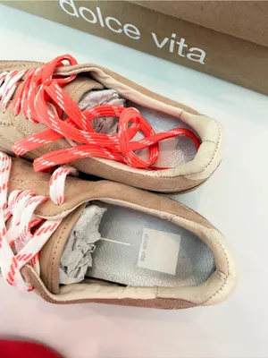 New Dolce Vita Laini Suede Sneakers Sz 7.5 Camel Shoes Low Profile Sleek thumbnail 3