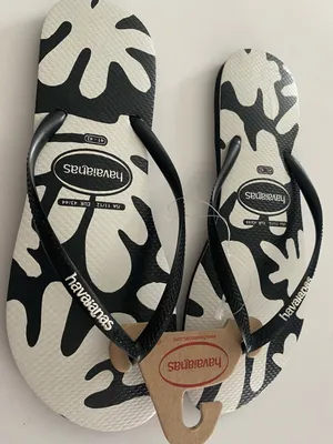 NWT Havaianas Women’s Slim Coral Slip on Black & White Flip Flops thumbnail 3