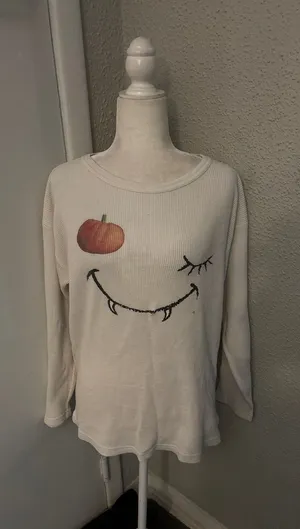 VTG Halloween Maze Cream Crewneck Thermal Sweatshirt L Casual Holiday Vampire thumbnail 1