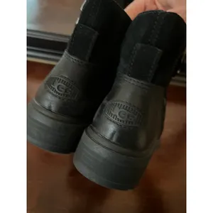 UGG Ankle Boots Women 9.5‎ Black Leather Suede Mixed Media Zipper Casual Booties thumbnail 5