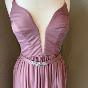 Azazie Leah Vintage Mauve Plunge Beaded Waist Maxi Dress Size 8 thumbnail 3
