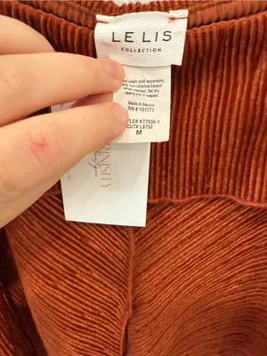 Le Lis Rust Ribbed Velvet Off Shoulder Long Sleeve Top NWT Medium thumbnail 3