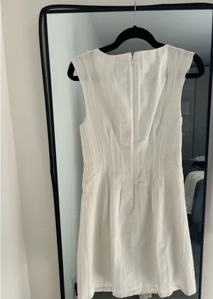 White dress Luxely Size 2 thumbnail 4