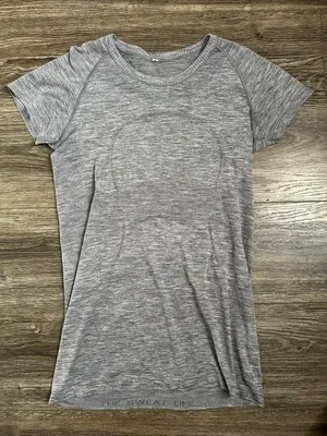 Lululemon Swiftly Tech Short Sleeve 2.0 Slate / White Size 10 thumbnail 1