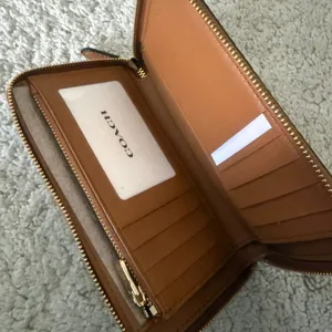 coach Medium Id Zip Wallet With Diary Embroidery c9105 thumbnail 3