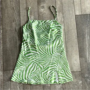 Princess Polly Size 8 Green Mini-Dress. thumbnail 2